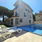 Luxury 5br W Pool & Access Ayvalı