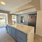 Luxury 5br W Pool & Access Βίλα Ayvalı