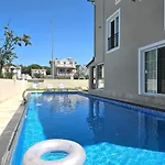 Luxury 5br W Pool & Access *