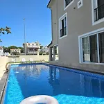 Luxury 5br W Pool & Access Ayvalı
