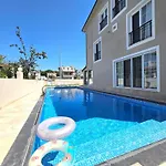 Luxury 5br W Pool & Access Βίλα
