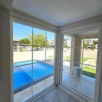 Βίλα Luxury 5br W Pool & Access Ayvalı
