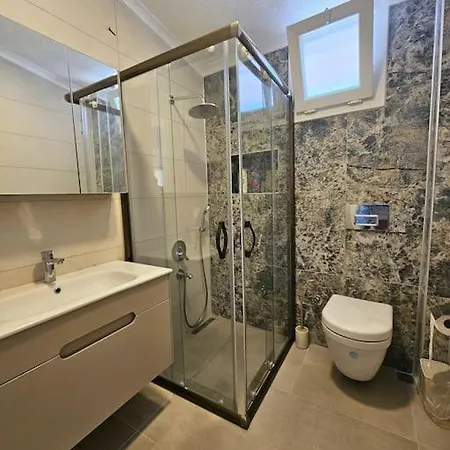 Luxury 5br W Pool & Access * Ayvalı