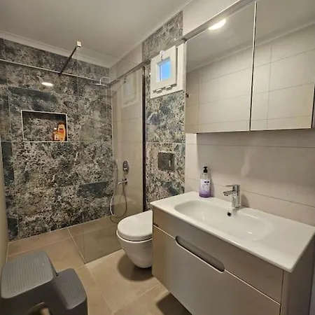 Luxury 5br W Pool & Access Villa Ayvalı