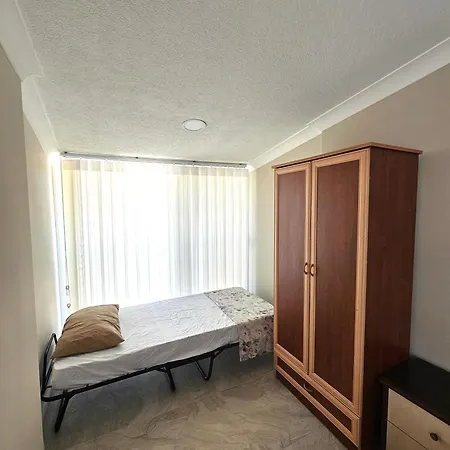 Luxury 5br W Pool & Access Луксозна вила