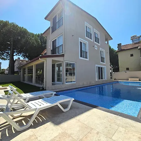 Luxury 5br W Pool & Access Аявали