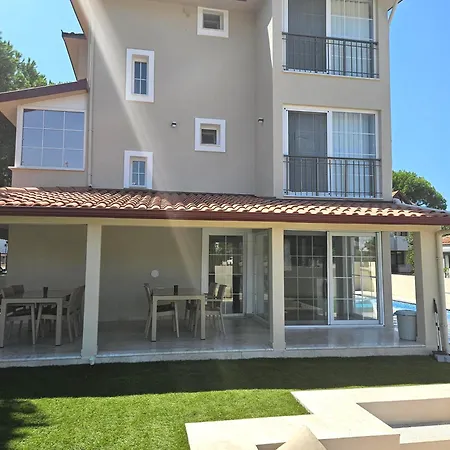 Luxury 5br W Pool & Access Луксозна вила *