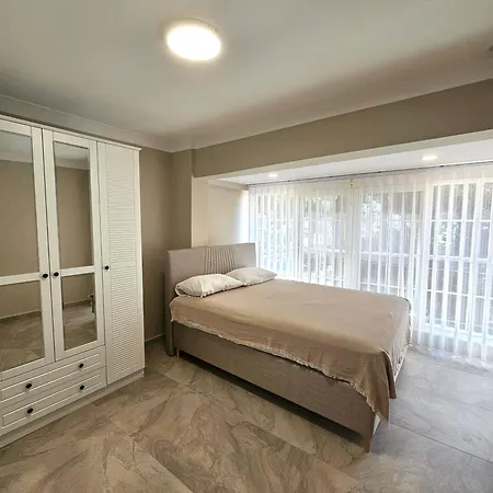 Luxury 5br W Pool & Access Луксозна вила Аявали