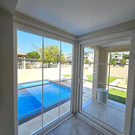Луксозна вила Luxury 5br W Pool & Access Аявали