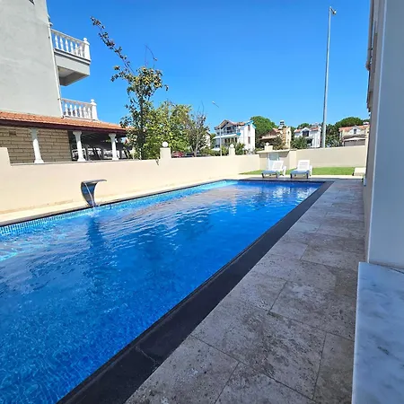 Luxury 5br W Pool & Access Ayvalı