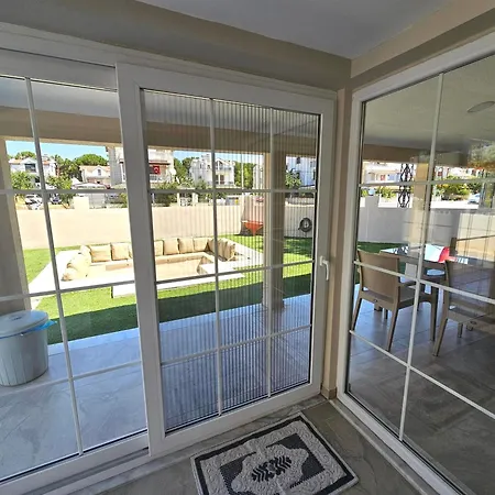 Luxury 5br W Pool & Access 别墅 Ayvalı