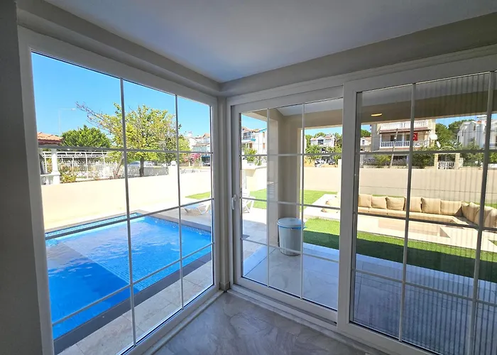 Luxury 5br W Pool & Access Ayvalı