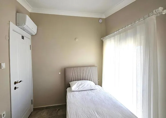 Luxury 5br W Pool & Access 别墅 Ayvalı