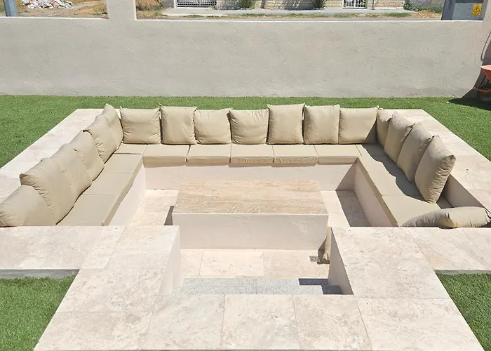 Luxury 5br W Pool & Access Ayvalı